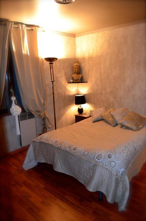 Villa Cyriel Contes  Room photo